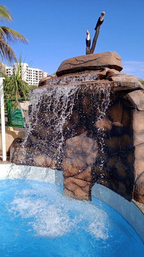カルダス・ノバスFlats Proximo Ao Shopping Singapura - Pode Descer Com Bebidas Para O Park Aquatico 1105アパートメント エクステリア 写真